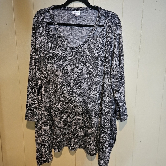 Avenue Tops - Avenue Paisley Print Tunic Top, Black & Gray, Plus-Size 26/28